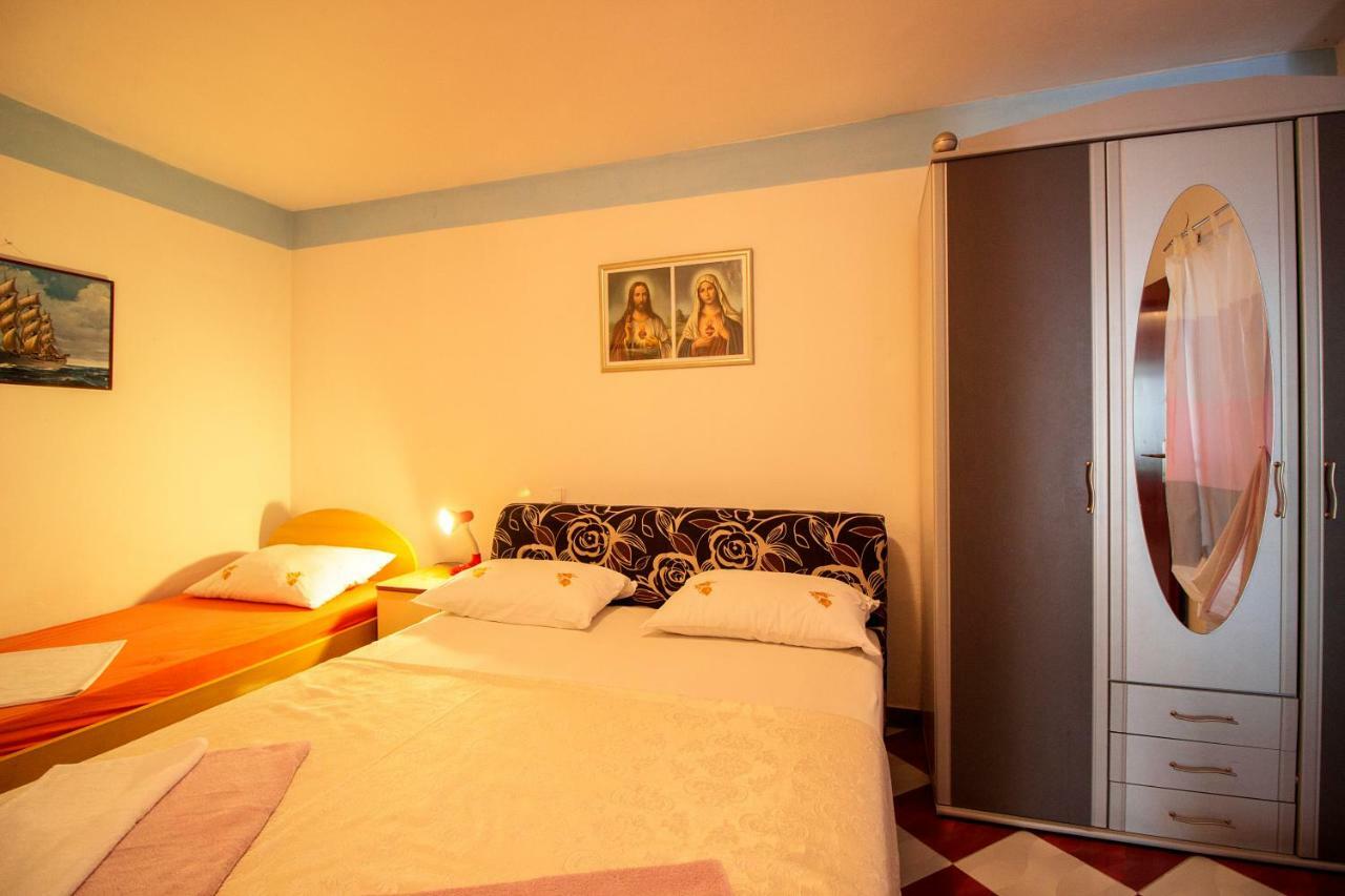 Mrkonjic Branko & Marija Apartmani Omiš Kültér fotó