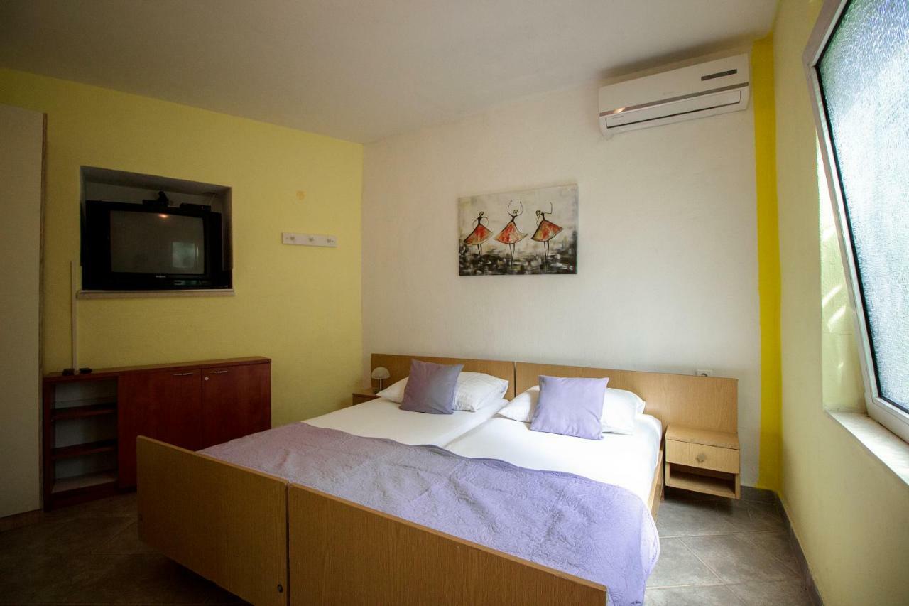 Mrkonjic Branko & Marija Apartmani Omiš Kültér fotó