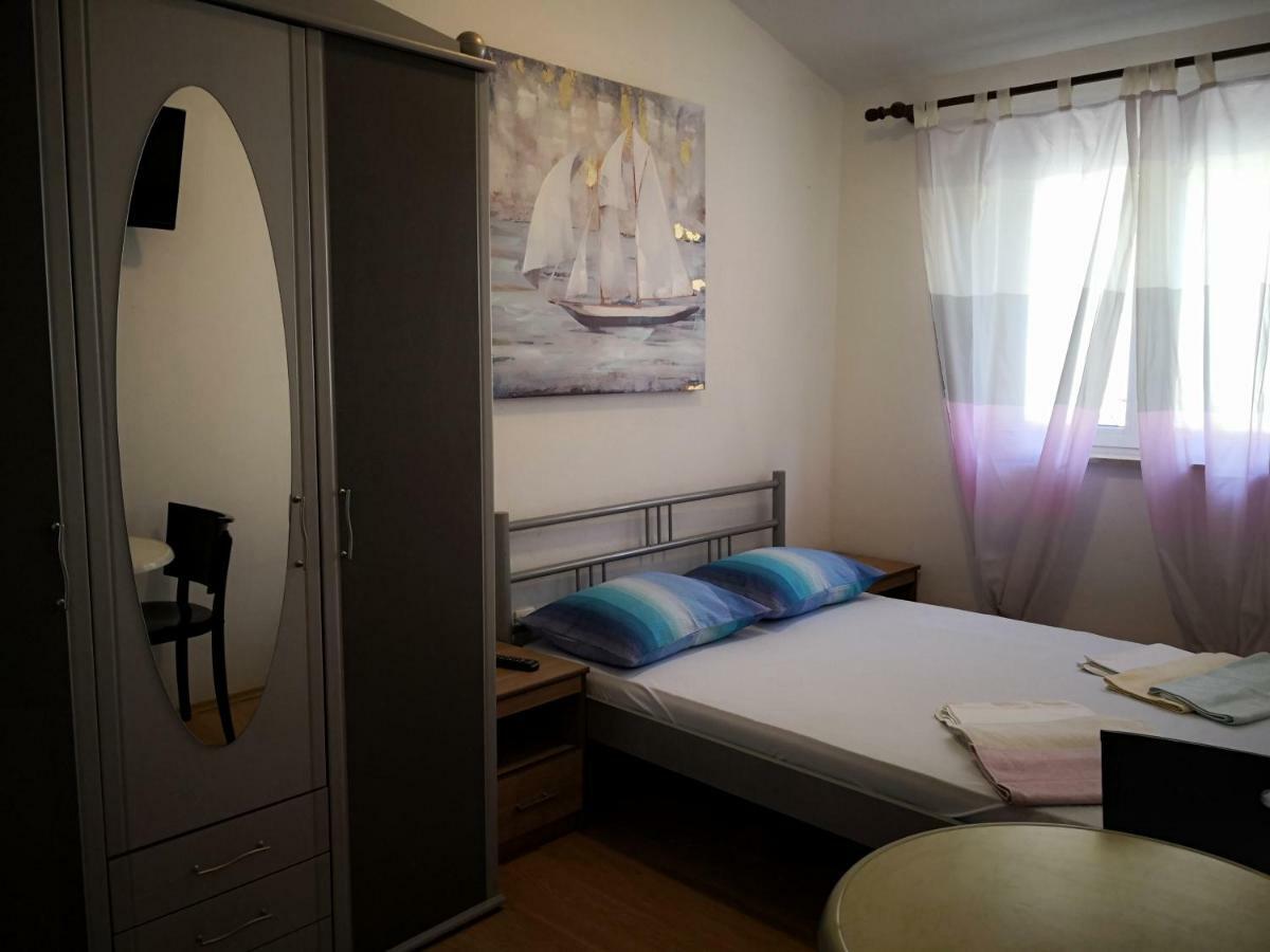 Mrkonjic Branko & Marija Apartmani Omiš Kültér fotó