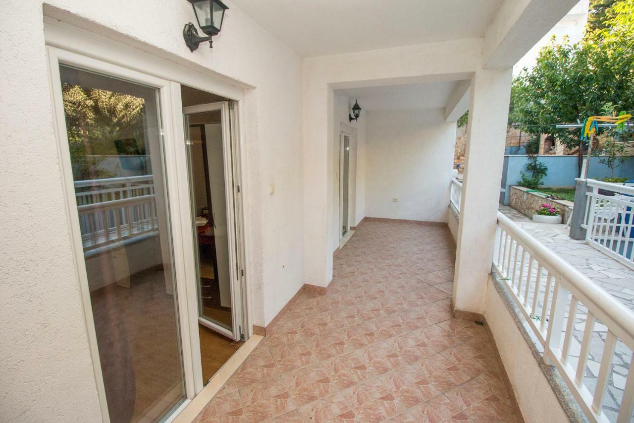 Mrkonjic Branko & Marija Apartmani Omiš Kültér fotó